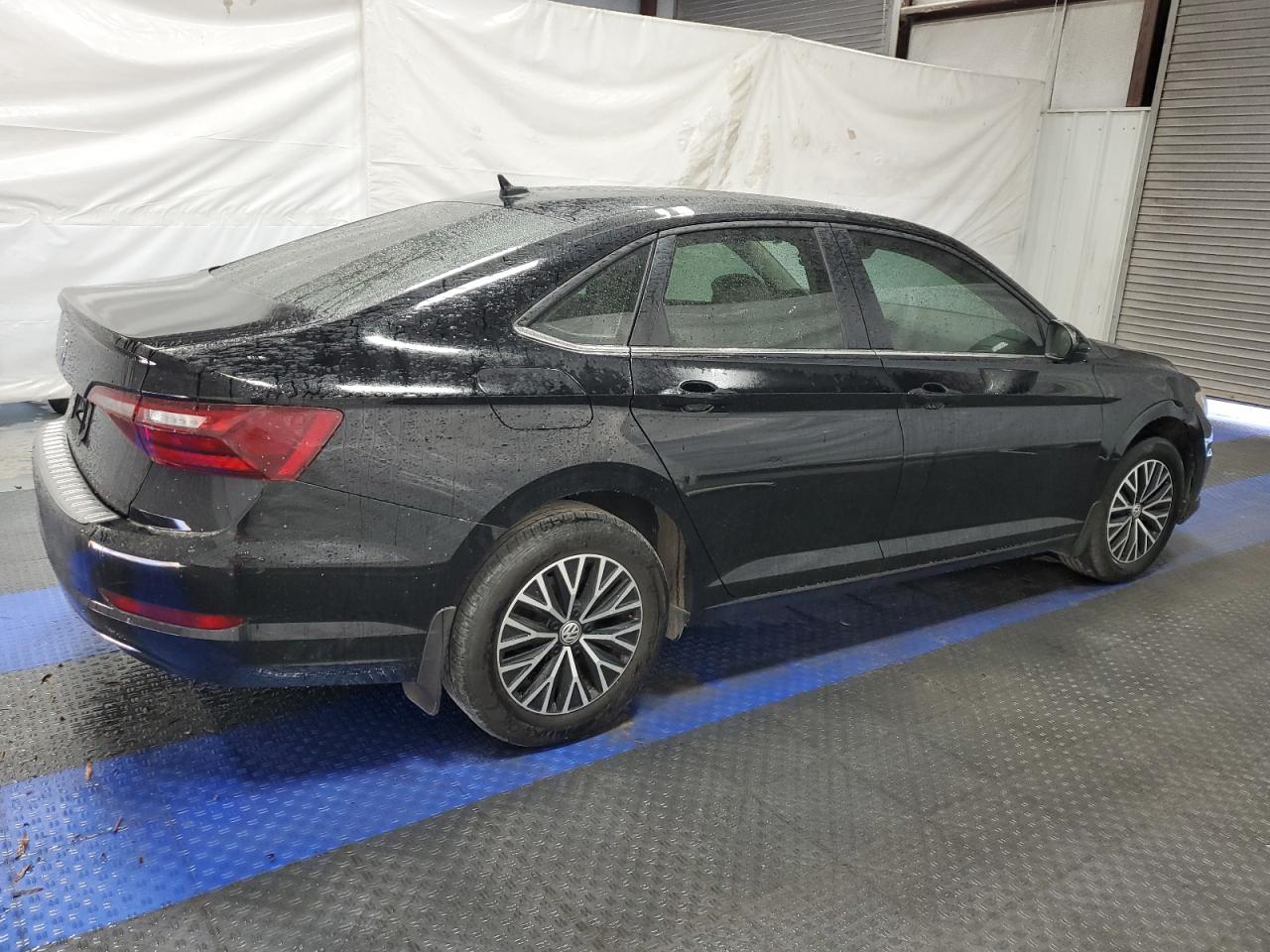 2021 Volkswagen Jetta - Image 3