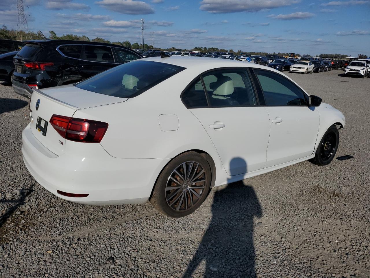 2016 Volkswagen Jetta - Image 3