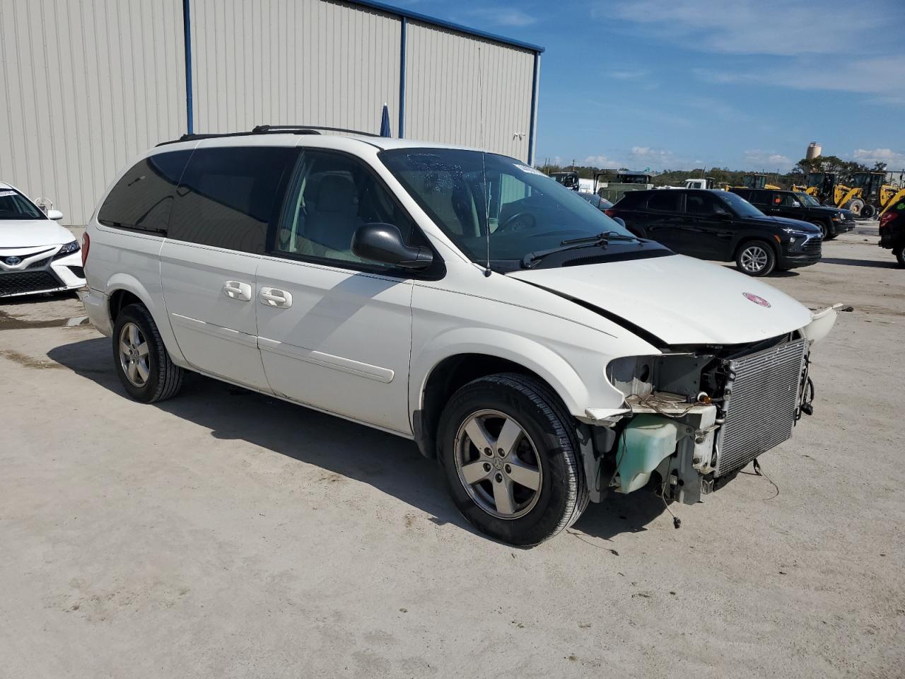 2007 Dodge Caravan - Image 4