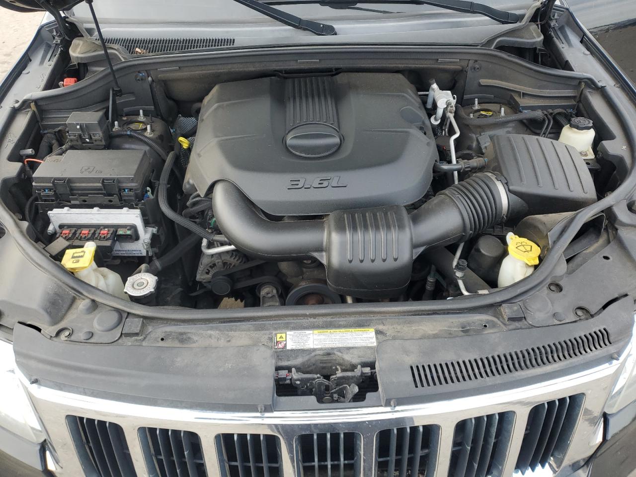 2011 Jeep Grand Cherokee - Image 12