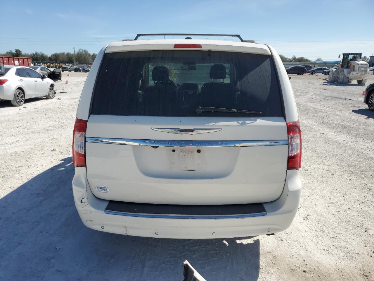 2011 Chrysler Town & Country - Image 6