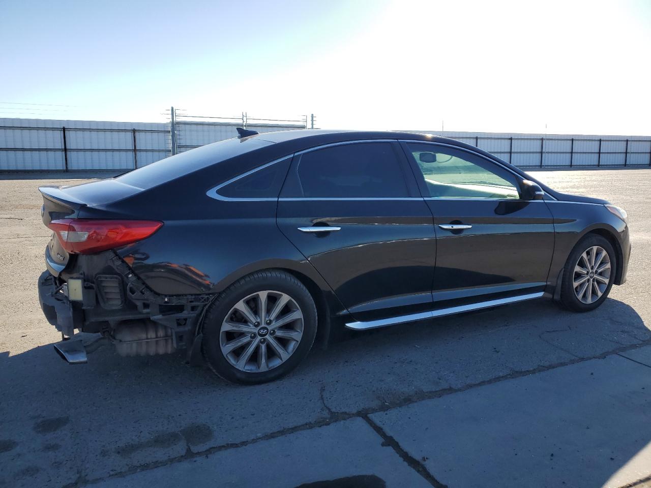 2017 Hyundai Sonata - Image 3