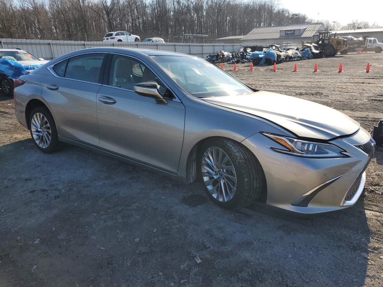 2020 Lexus ES - Image 4