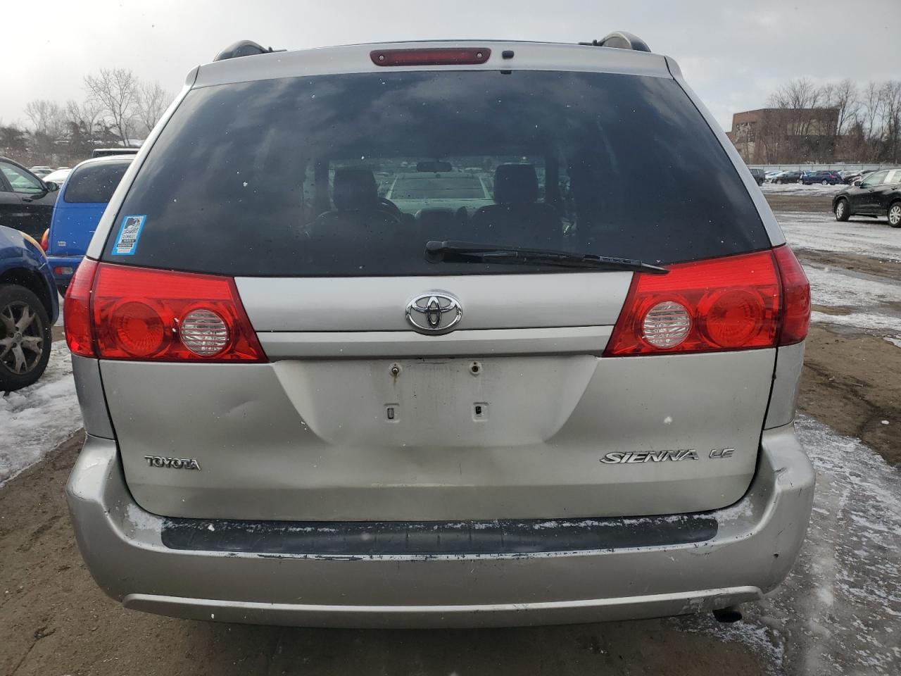 2008 Toyota Sienna - Image 6