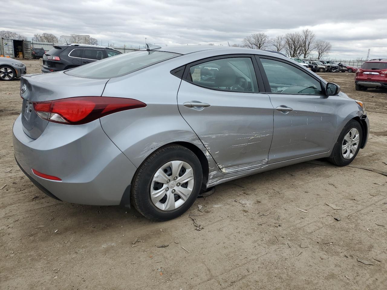 2016 Hyundai Elantra - Image 3
