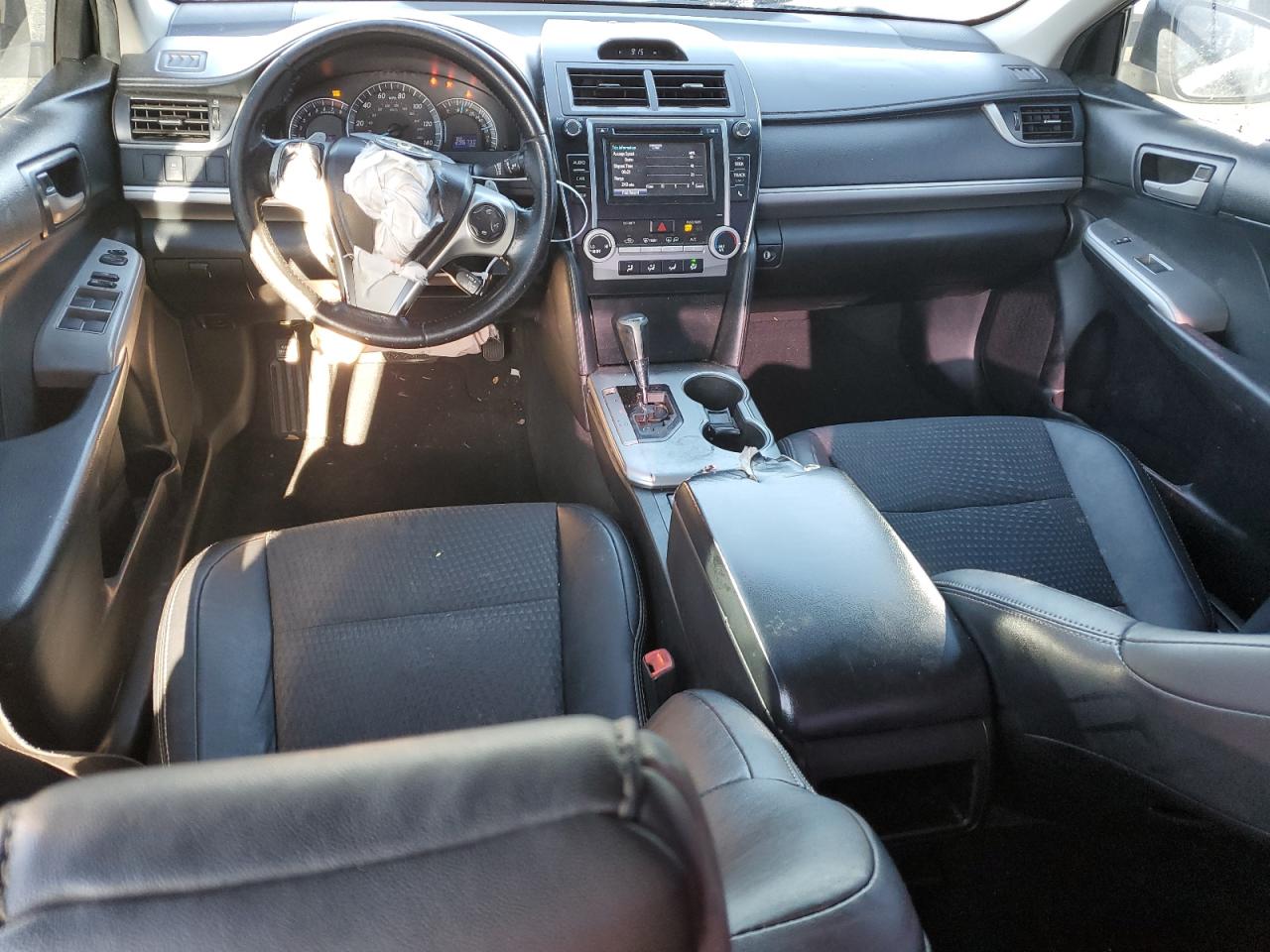2014 Toyota Camry - Image 8
