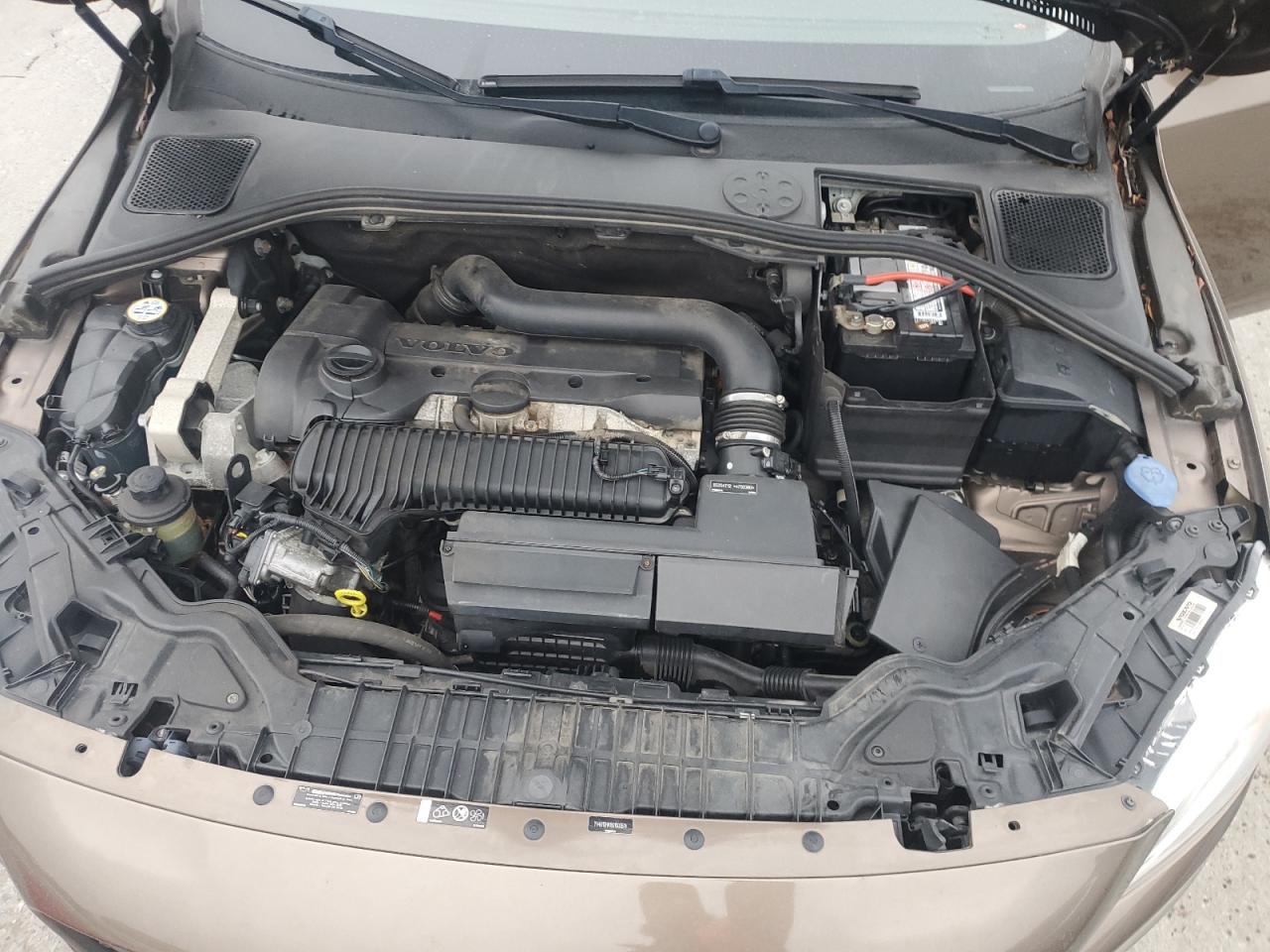 2016 Volvo V60 - Image 11