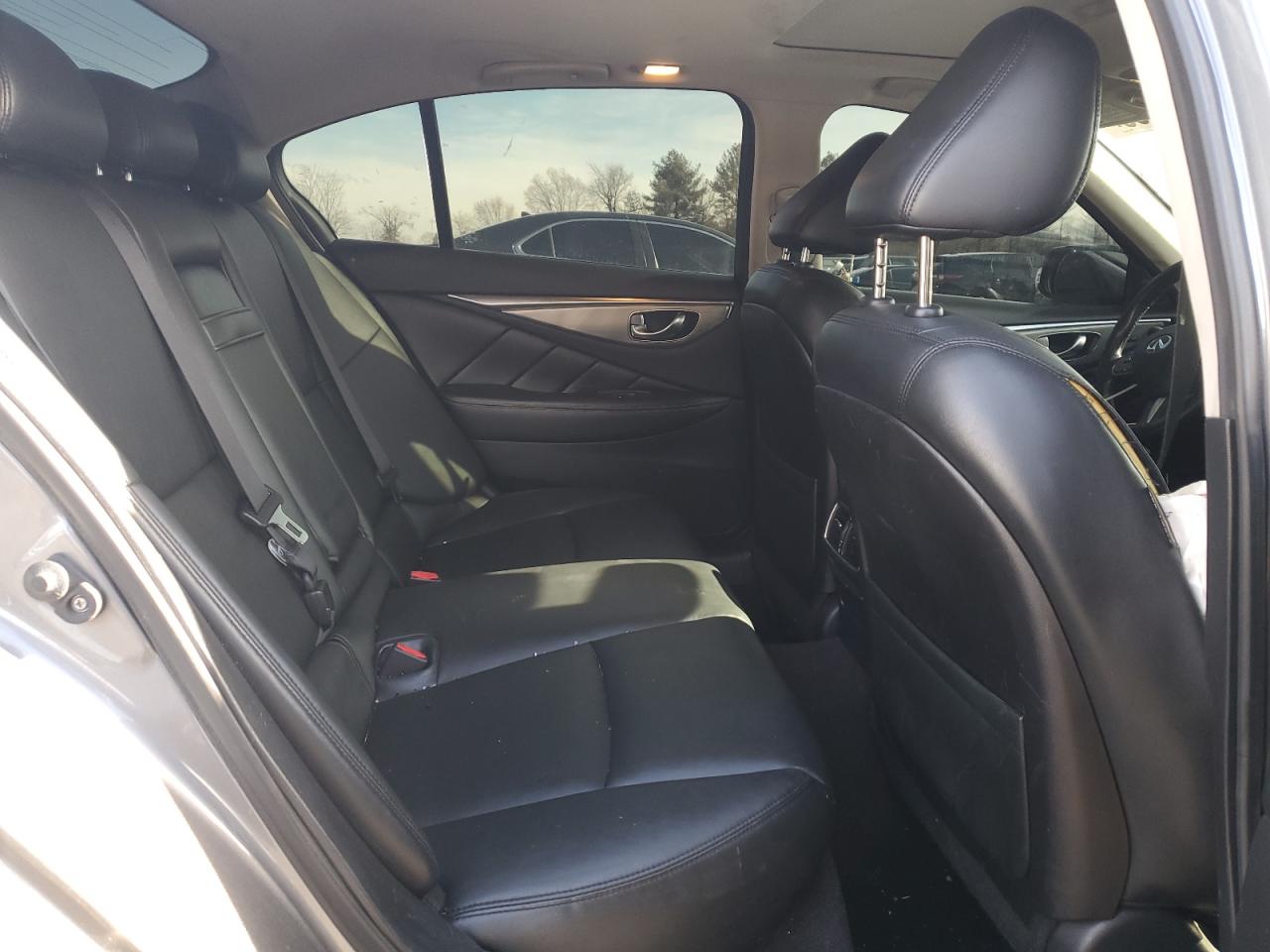 2016 Infiniti Q50 - Image 10