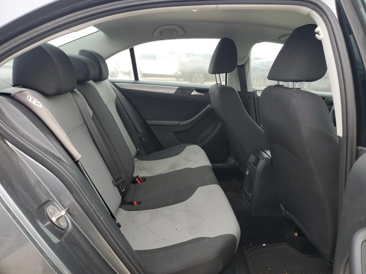 2017 Volkswagen Jetta - Image 10