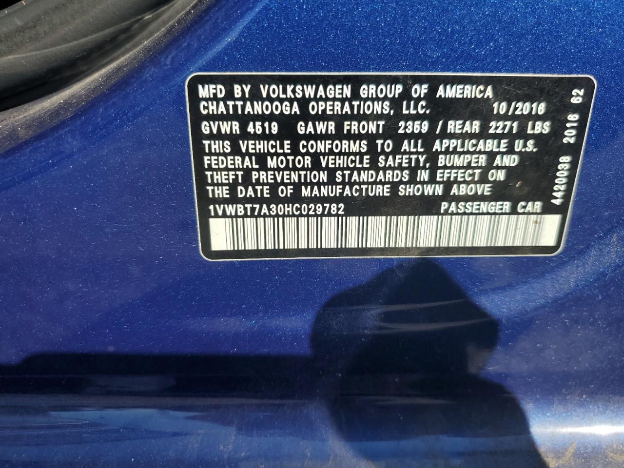 2017 Volkswagen Passat - Image 12