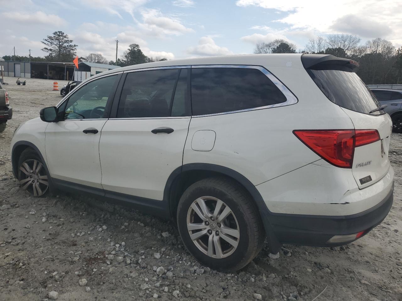 2016 Honda Pilot - Image 2