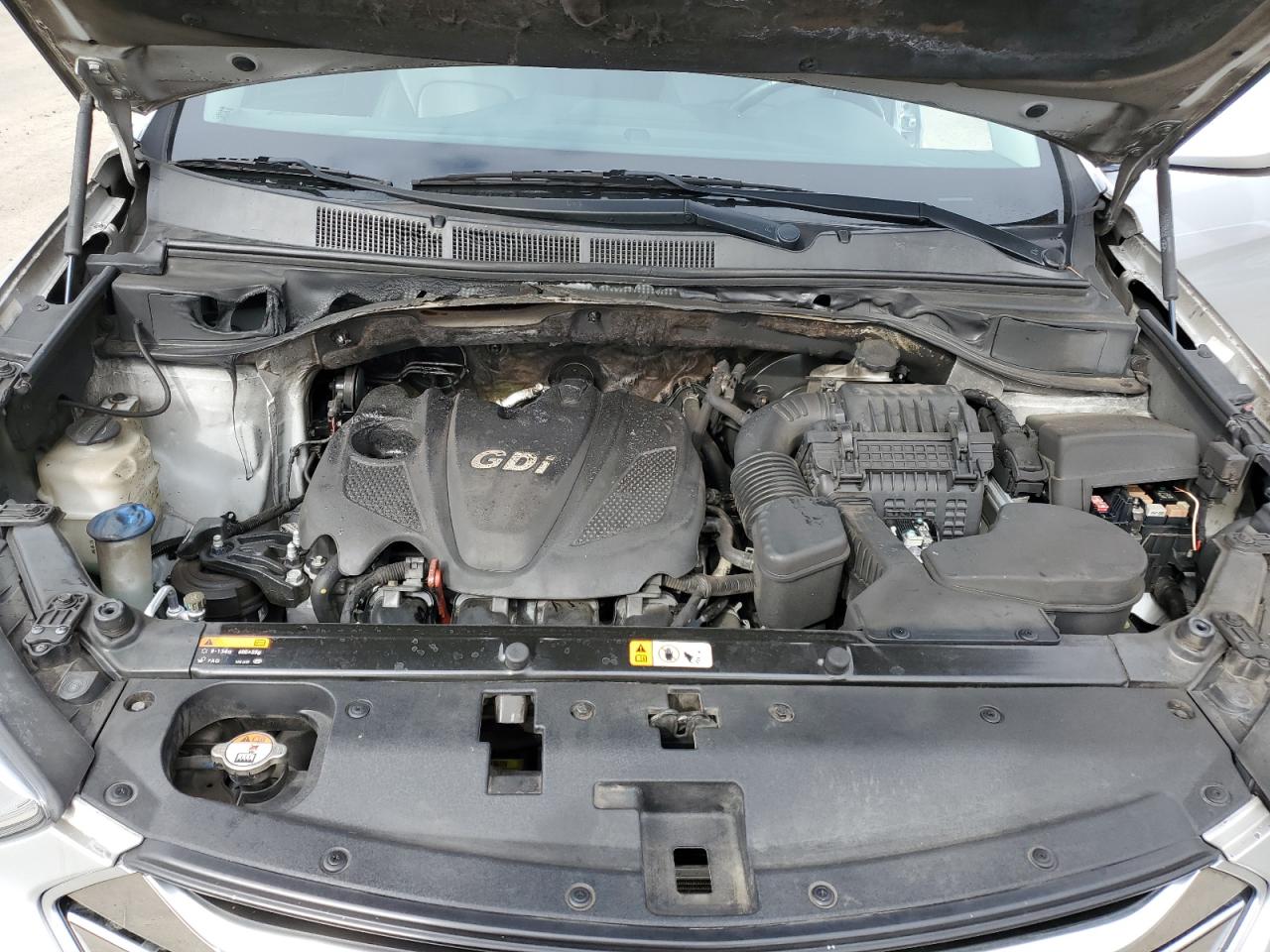 2016 Hyundai Santa Fe - Image 11