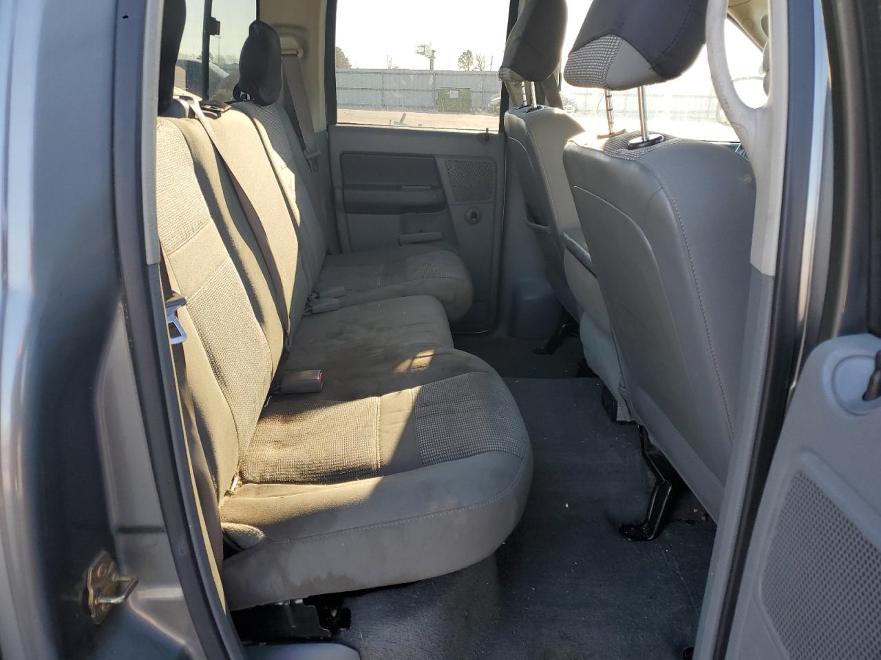 2006 Dodge RAM - Image 10