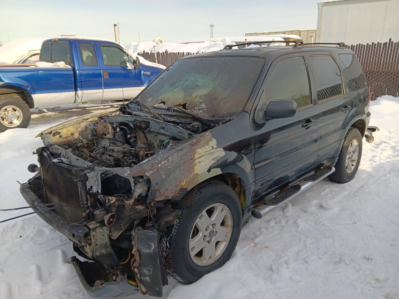 2005 Ford Escape Xlt იყიდება Anchorage-ში, AK - Burn - Engine