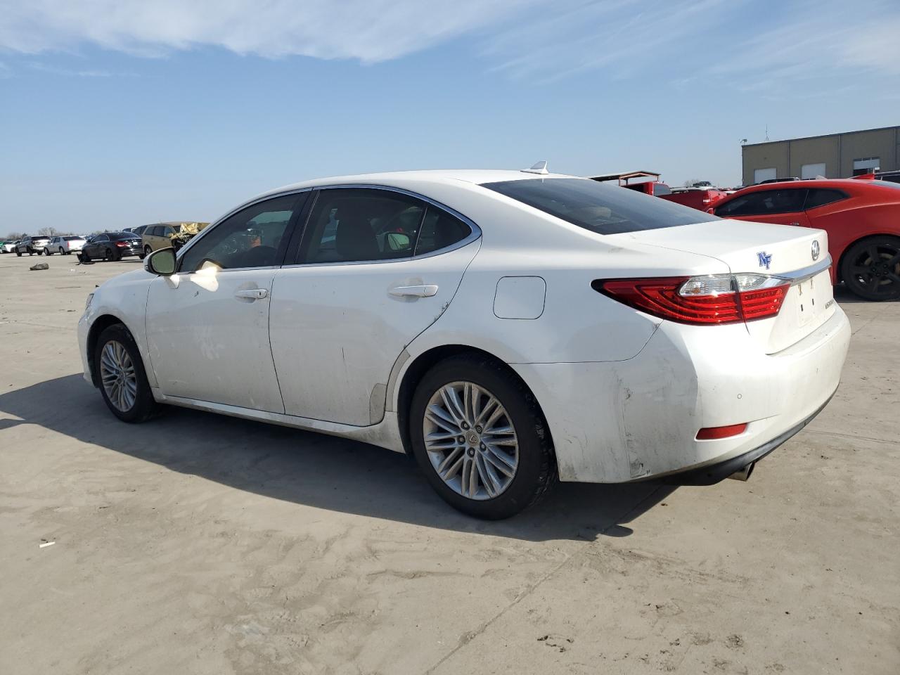 2014 Lexus ES - Image 2