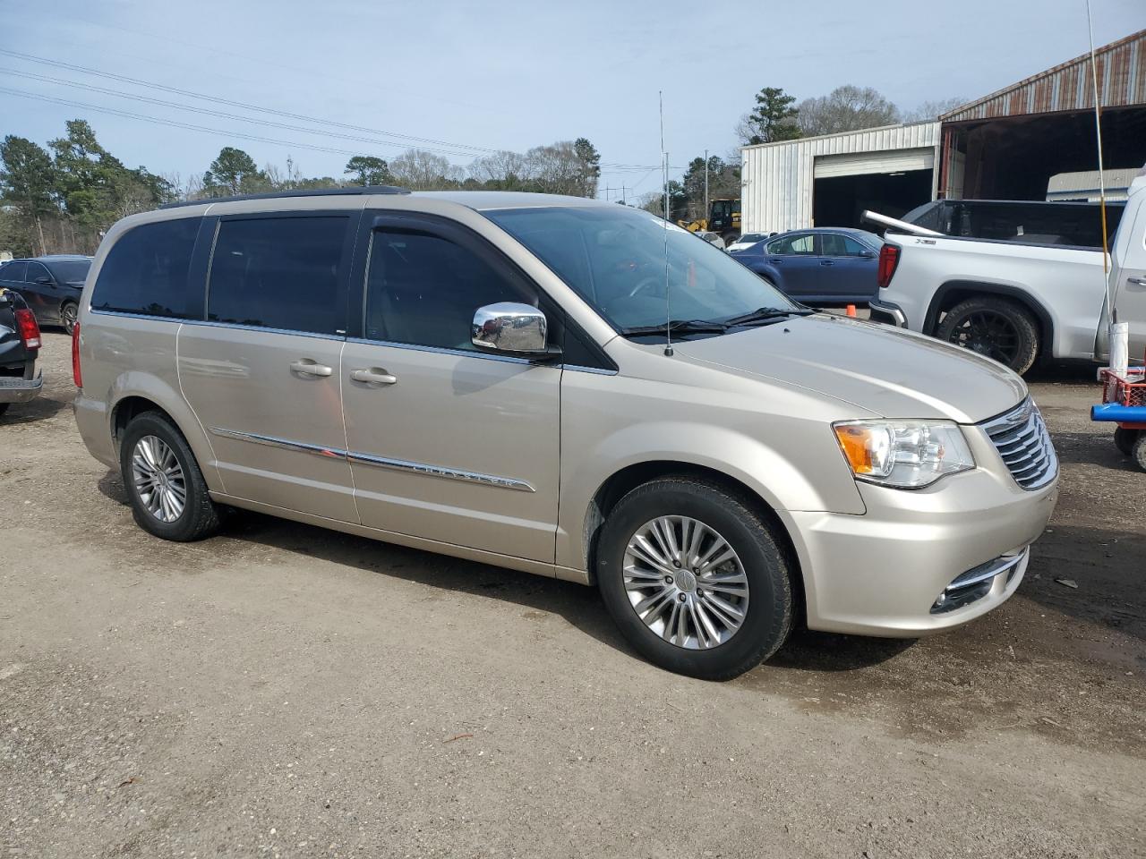2013 Chrysler Town & Country - Image 4