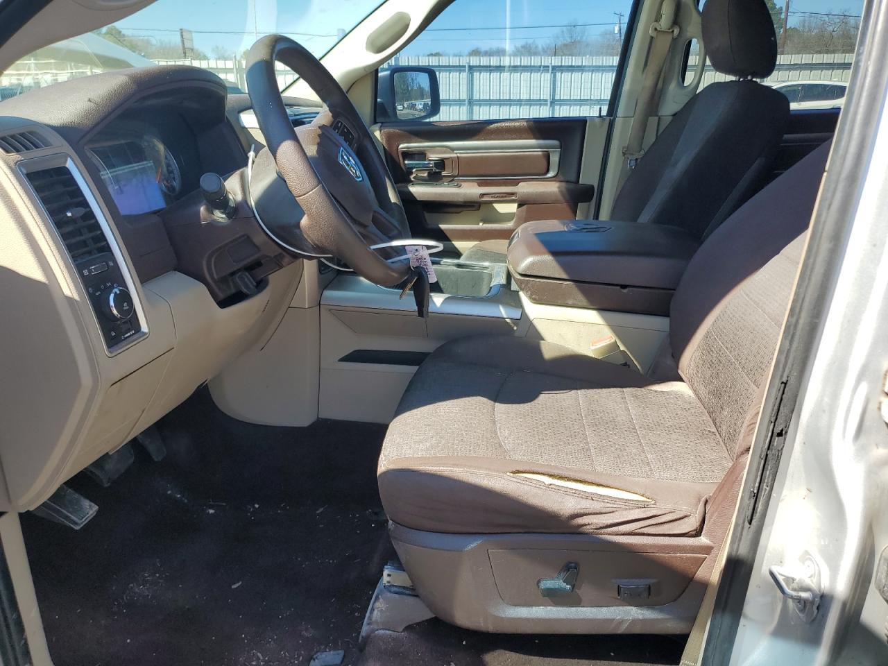 2016 RAM 1500 - Image 7