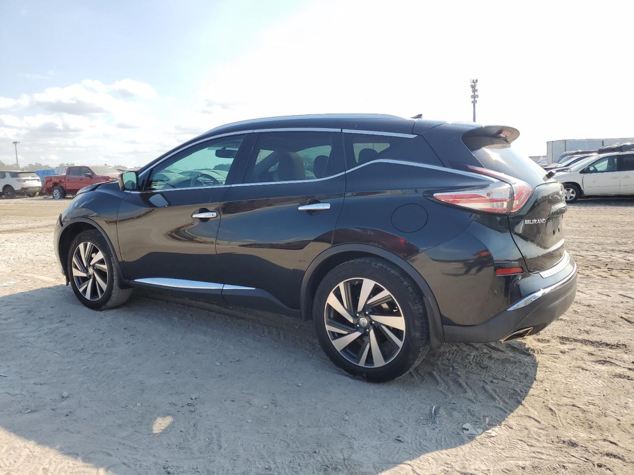 2015 Nissan Murano - Image 2