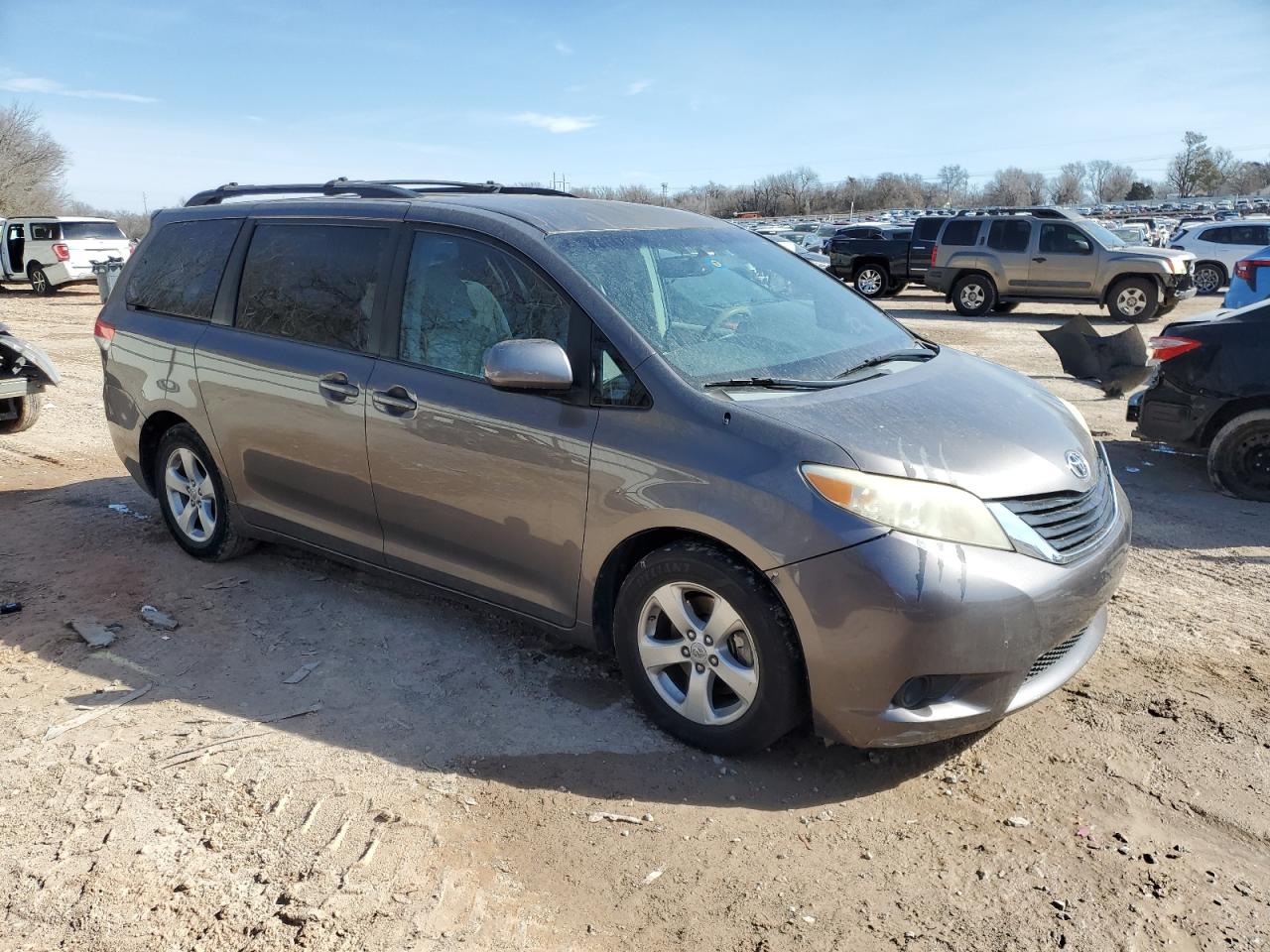 2012 Toyota Sienna - Image 4