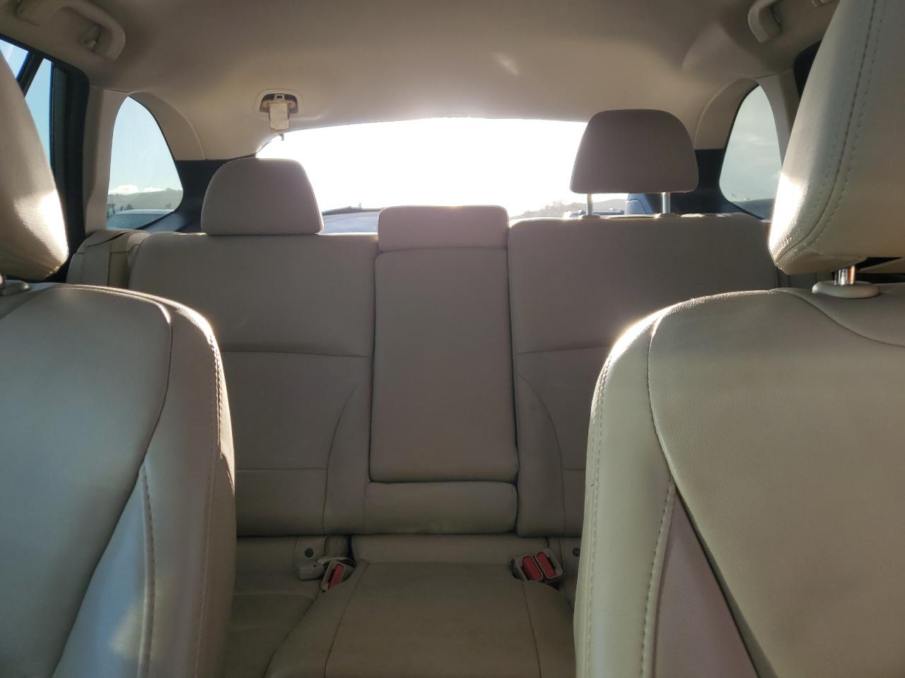 2017 Subaru Outback - Image 10
