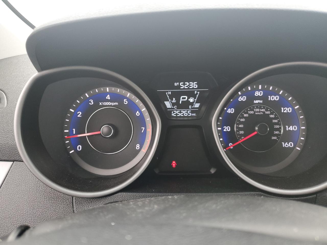 2015 Hyundai Elantra - Image 9