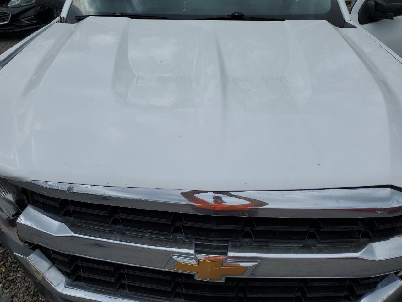 2016 Chevrolet Silverado - Image 11