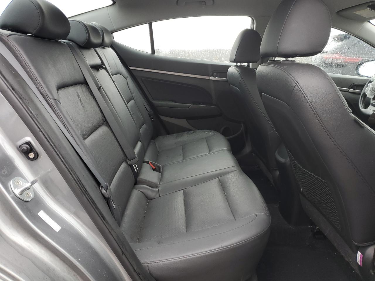2017 Hyundai Elantra - Image 10