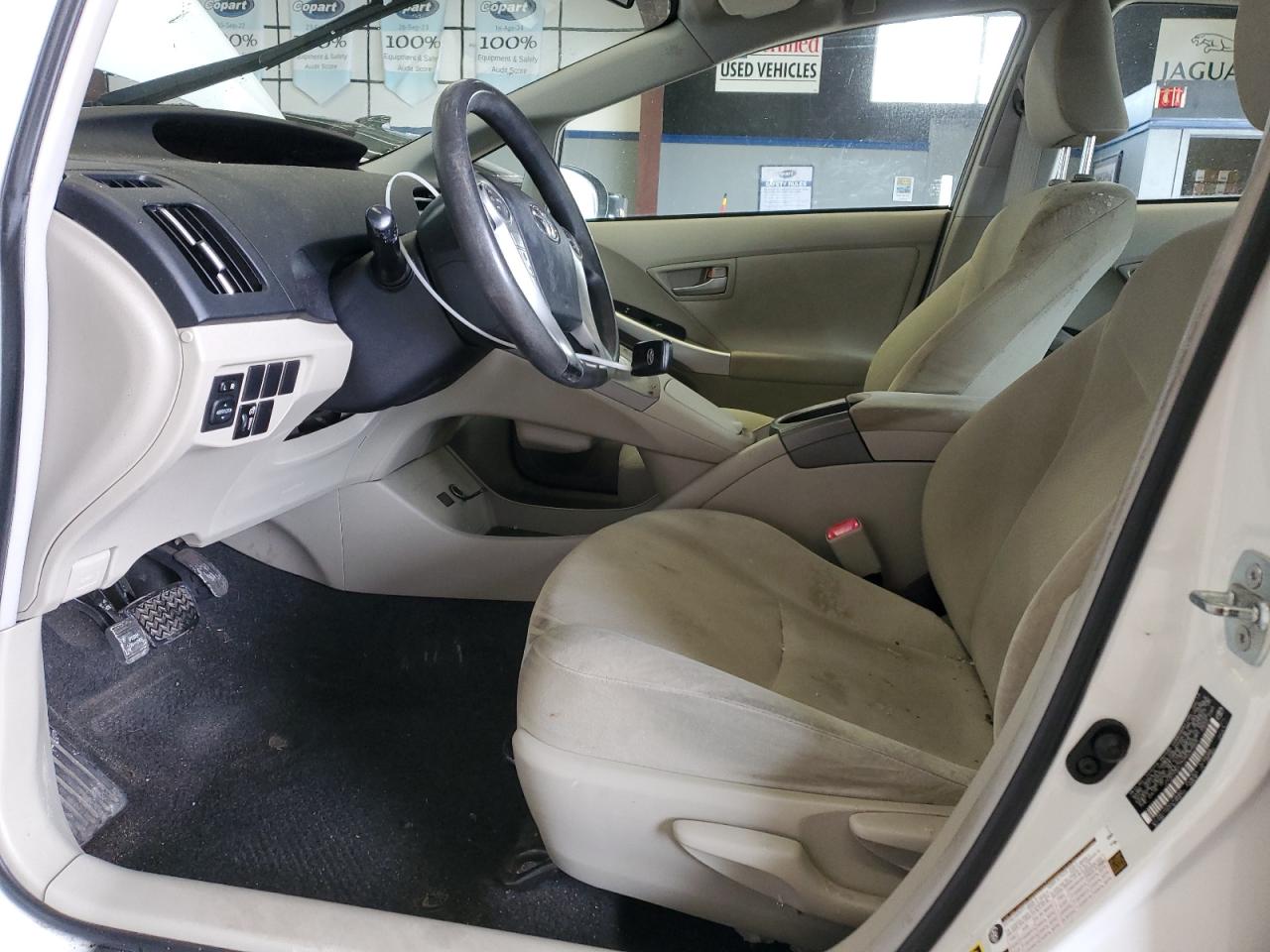 2013 Toyota Prius - Image 7