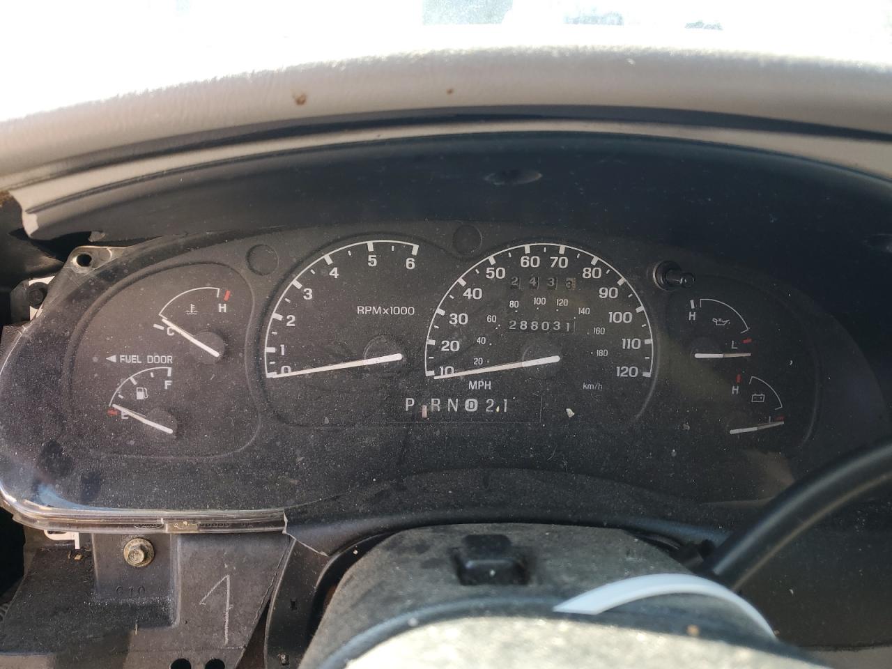 1999 Ford Explorer - Image 9