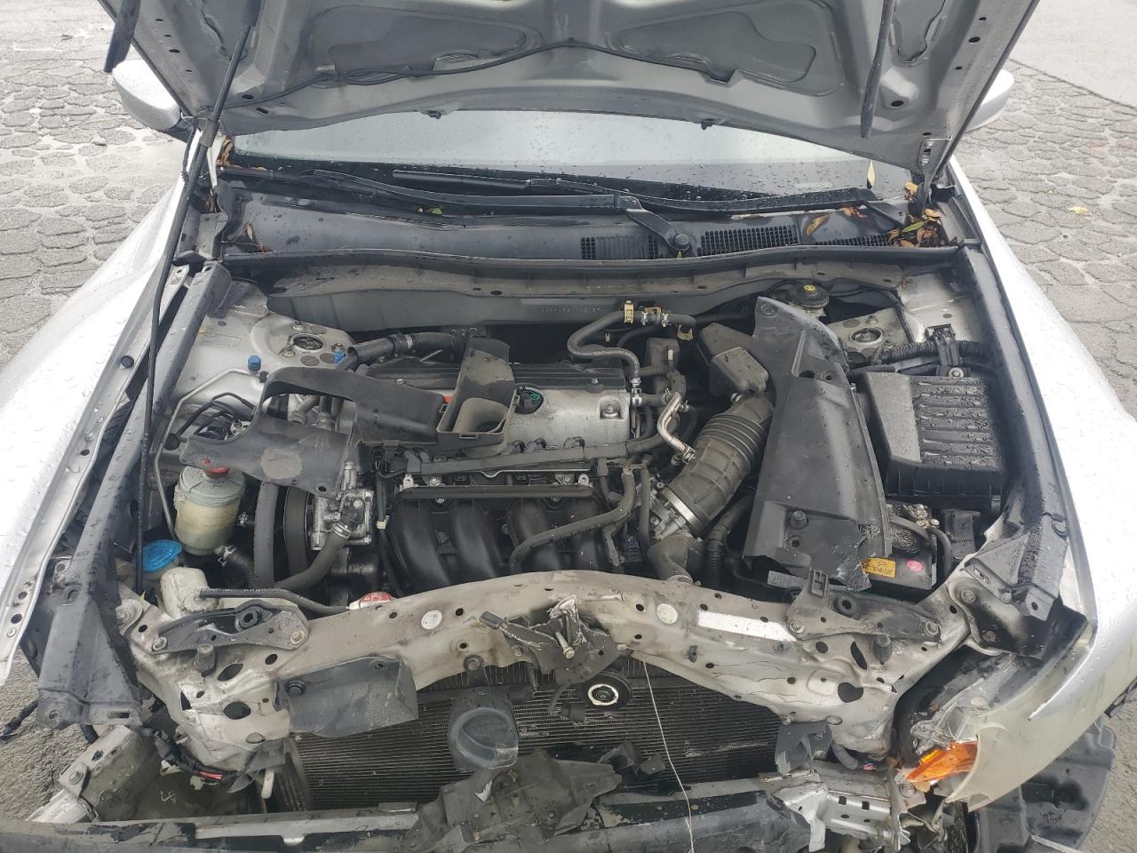 2010 Honda Accord - Image 13