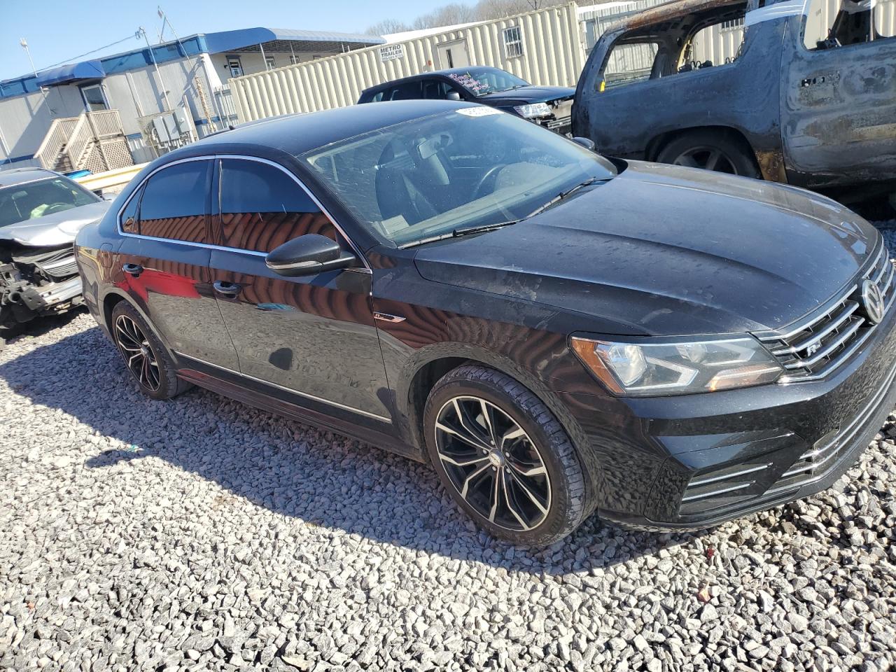 2017 Volkswagen Passat - Image 4