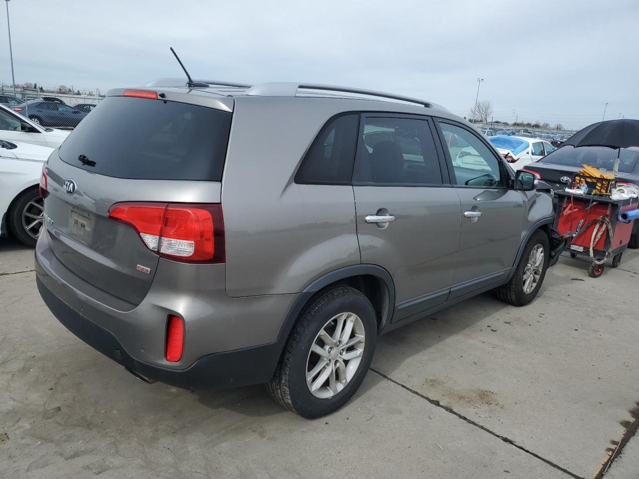 2014 Kia Sorento - Image 3