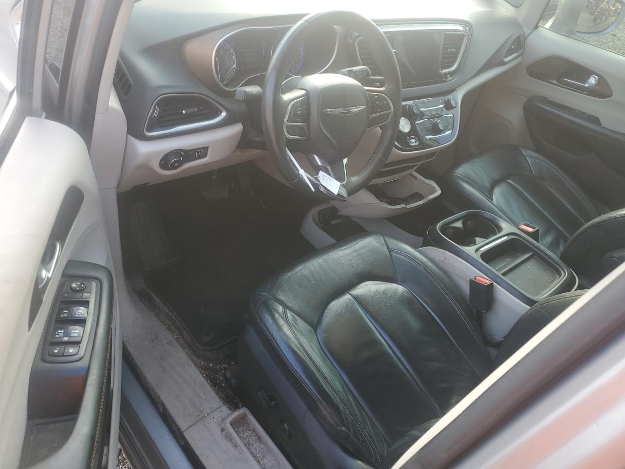 2017 Chrysler Pacifica - Image 8