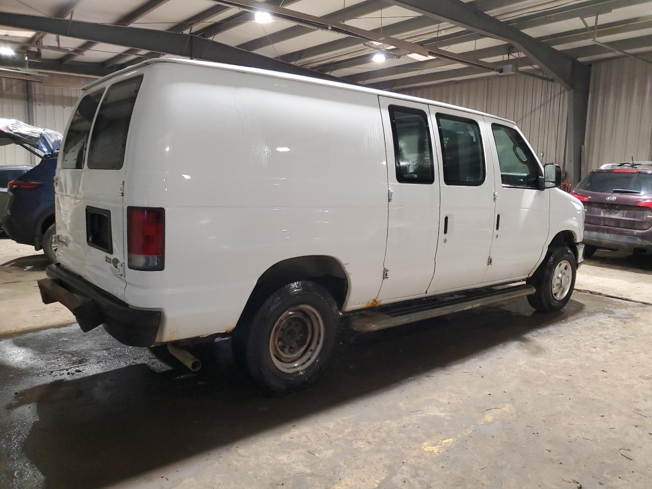 2012 Ford Econoline - Image 3