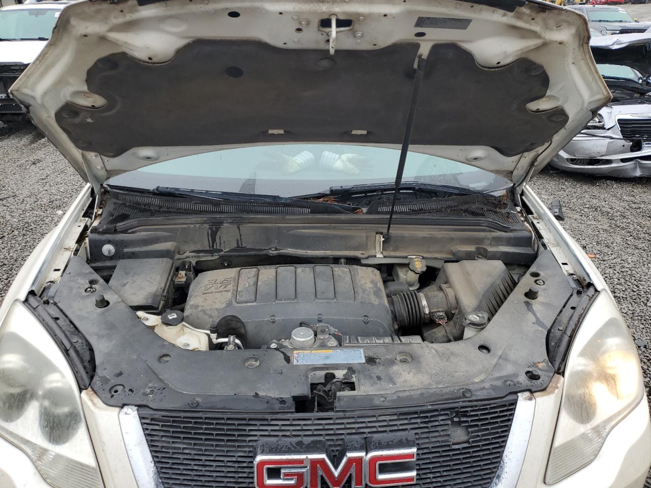 2011 GMC Acadia - Image 12