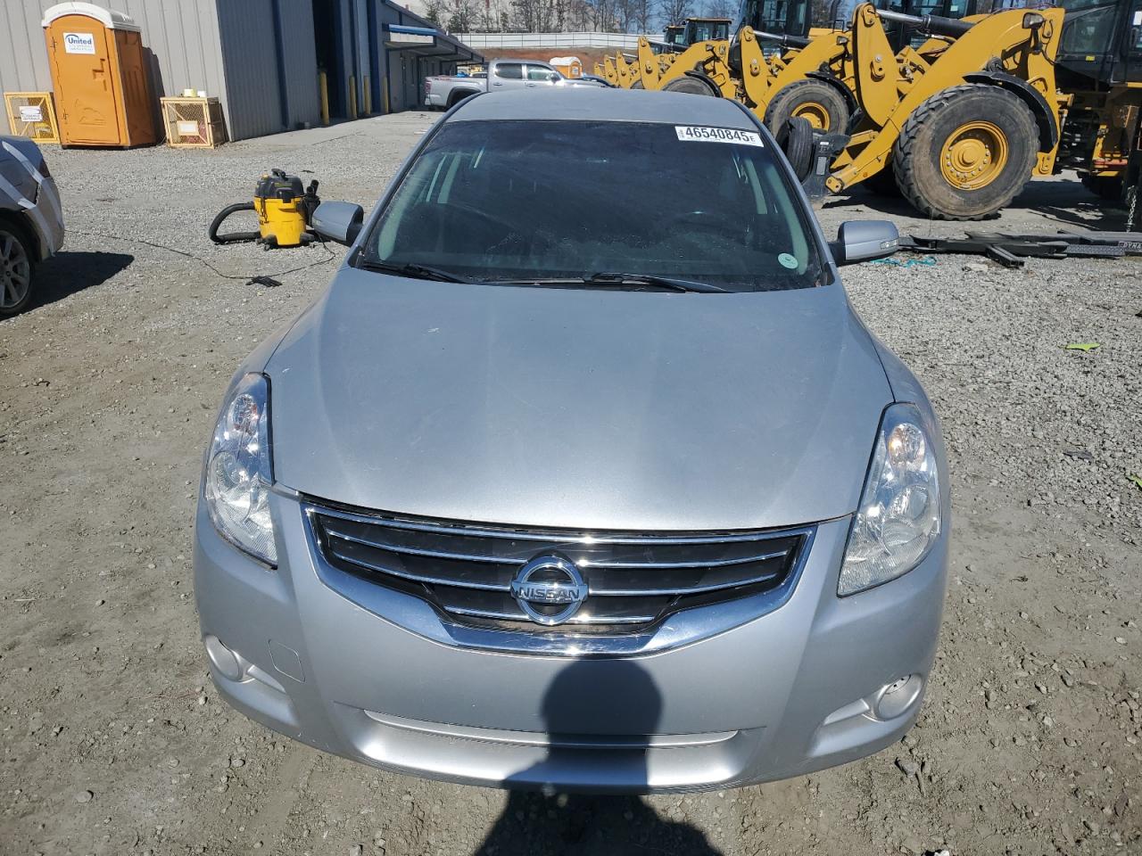 2010 Nissan Altima - Image 5