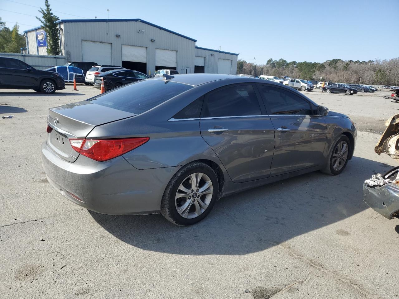 2013 Hyundai Sonata - Image 3