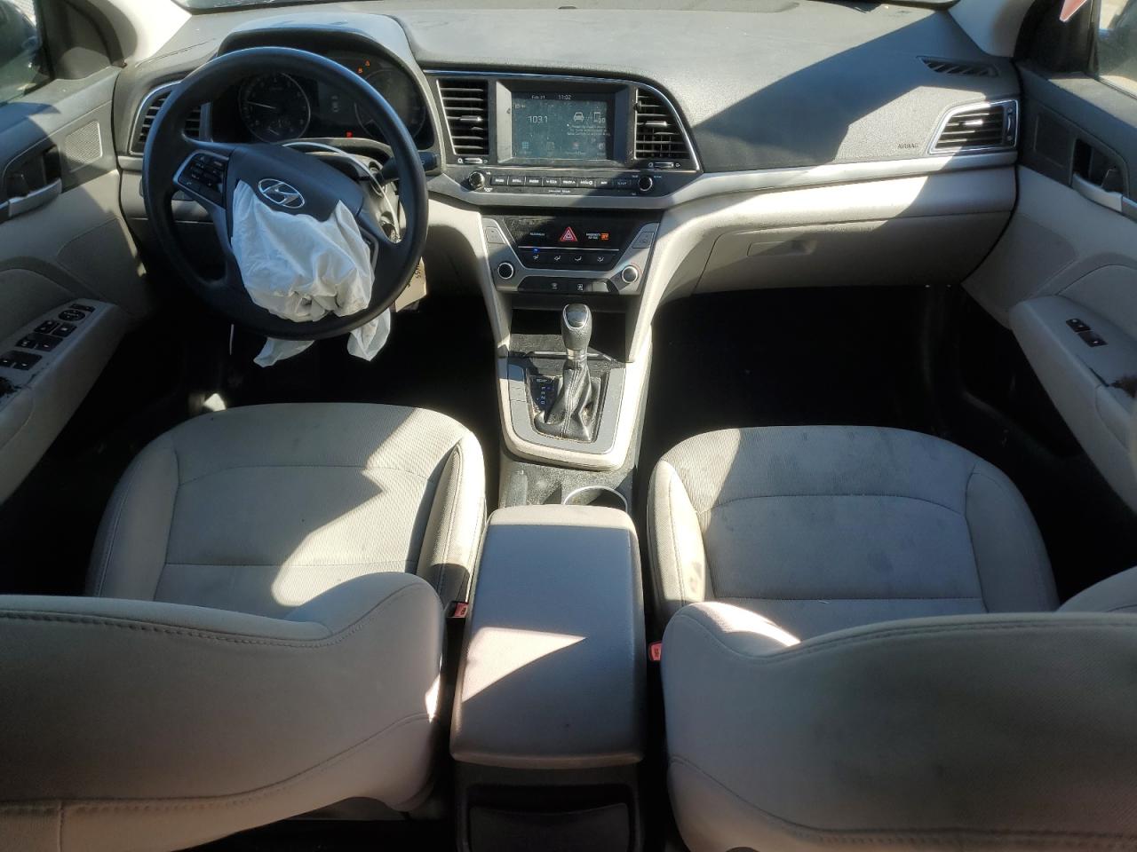 2018 Hyundai Elantra - Image 8