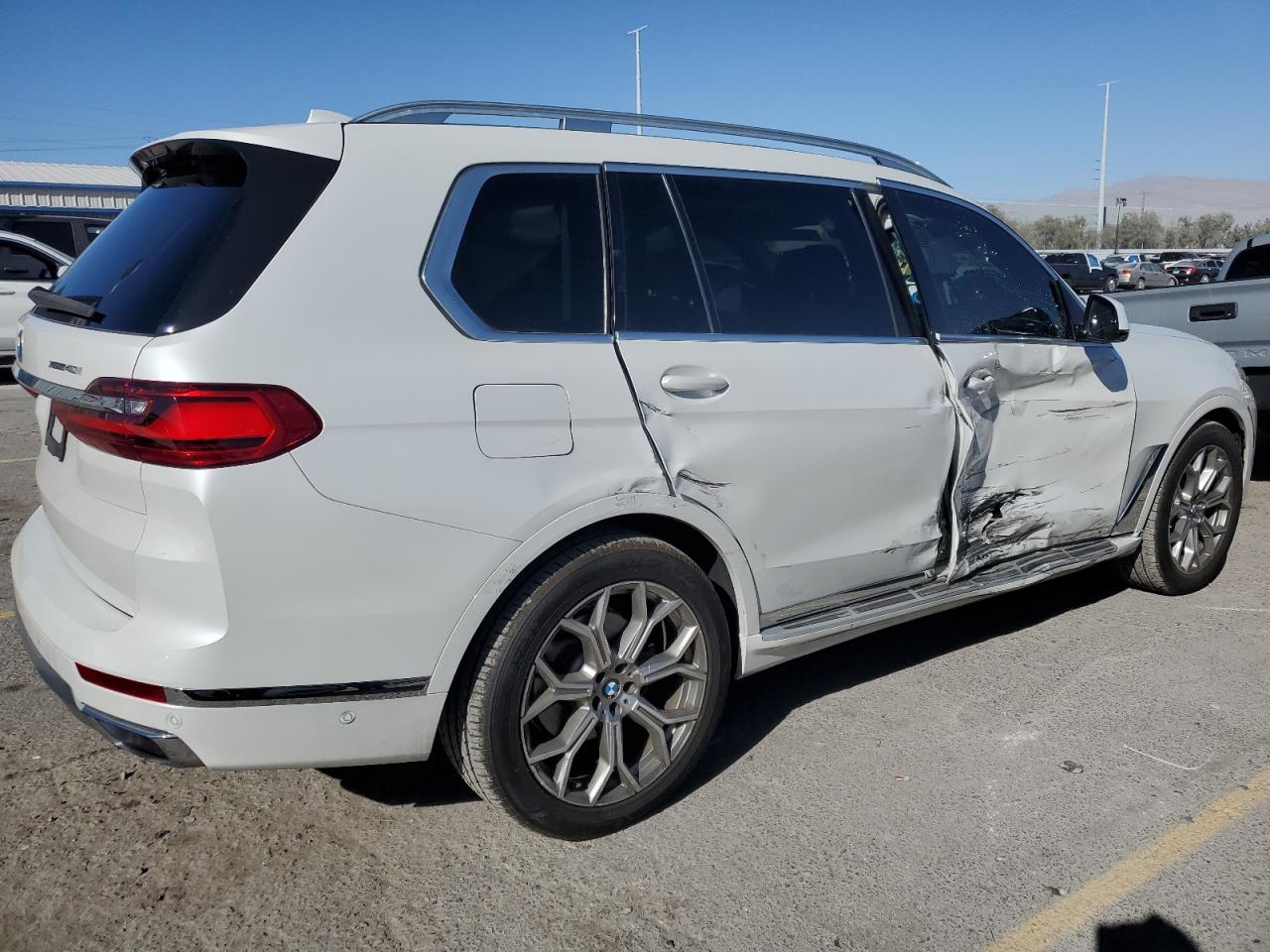 2020 BMW X7 - Image 3