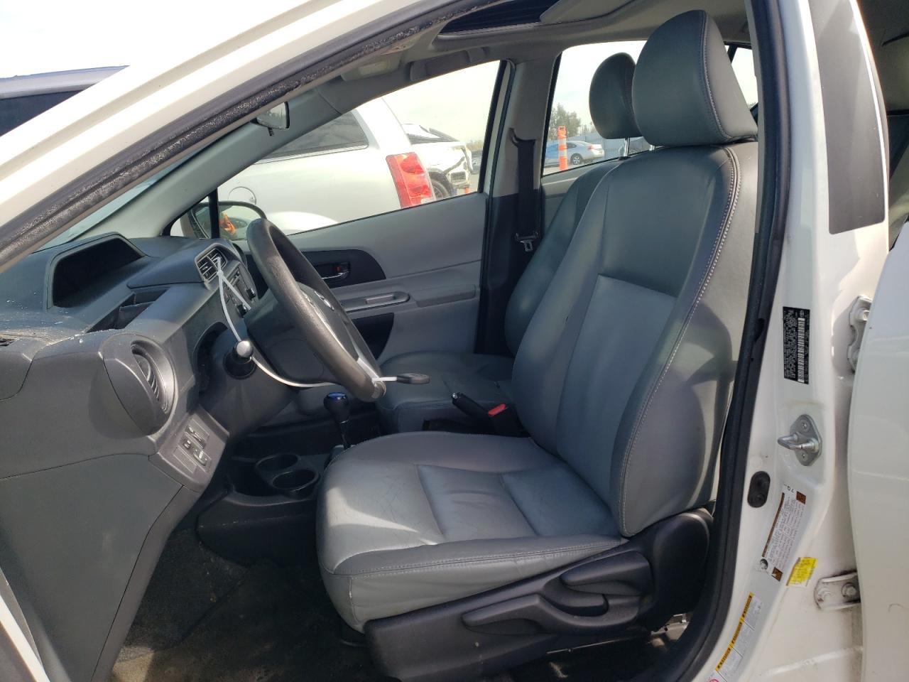2012 Toyota Prius - Image 7