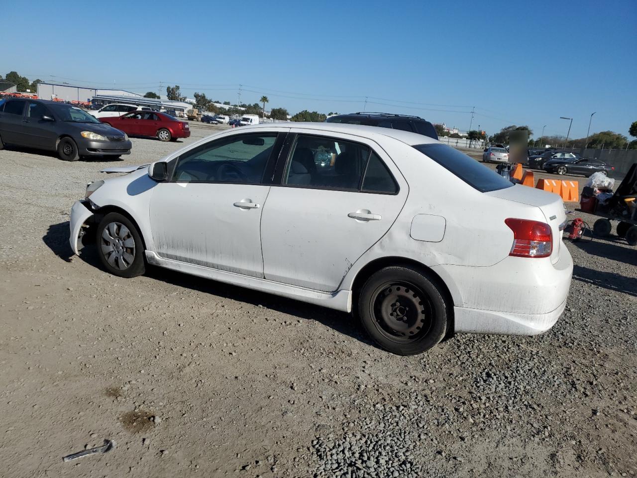 2008 Toyota Yaris - Image 2