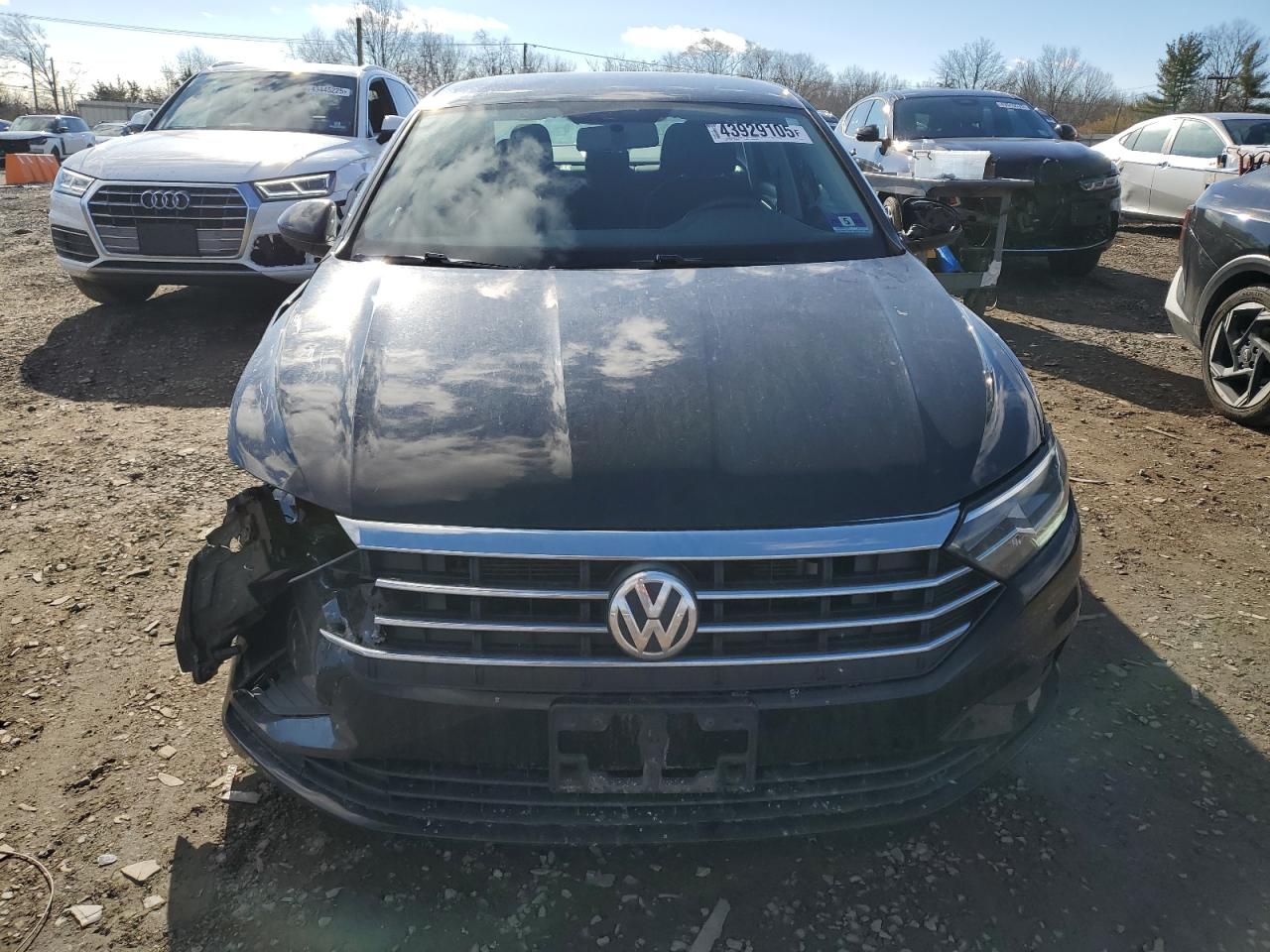 2019 Volkswagen Jetta - Image 5