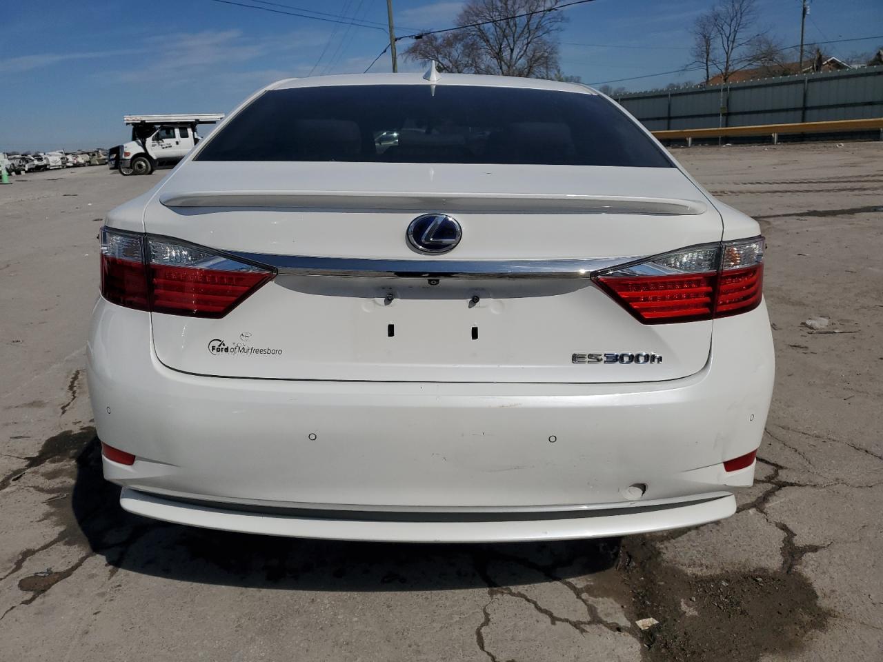 2015 Lexus ES - Image 6