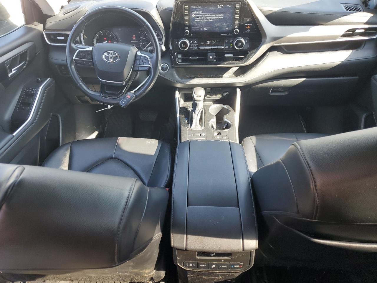 2021 Toyota Highlander - Image 8