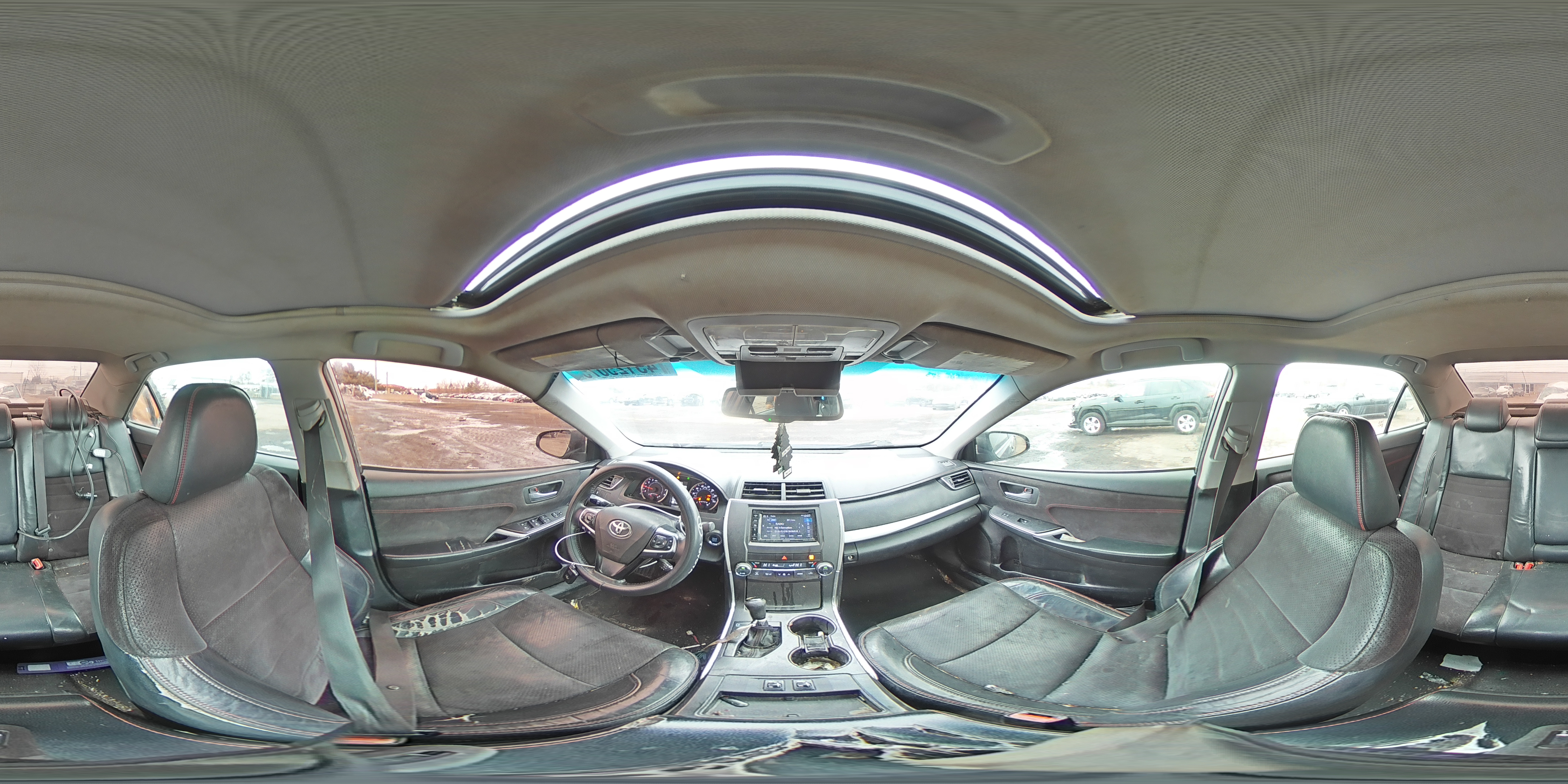 2015 Toyota Camry - Image 12