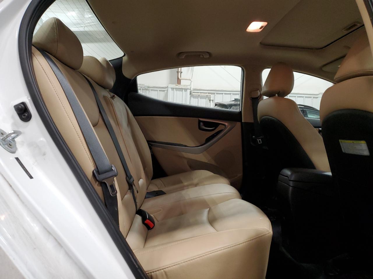 2013 Hyundai Elantra - Image 10