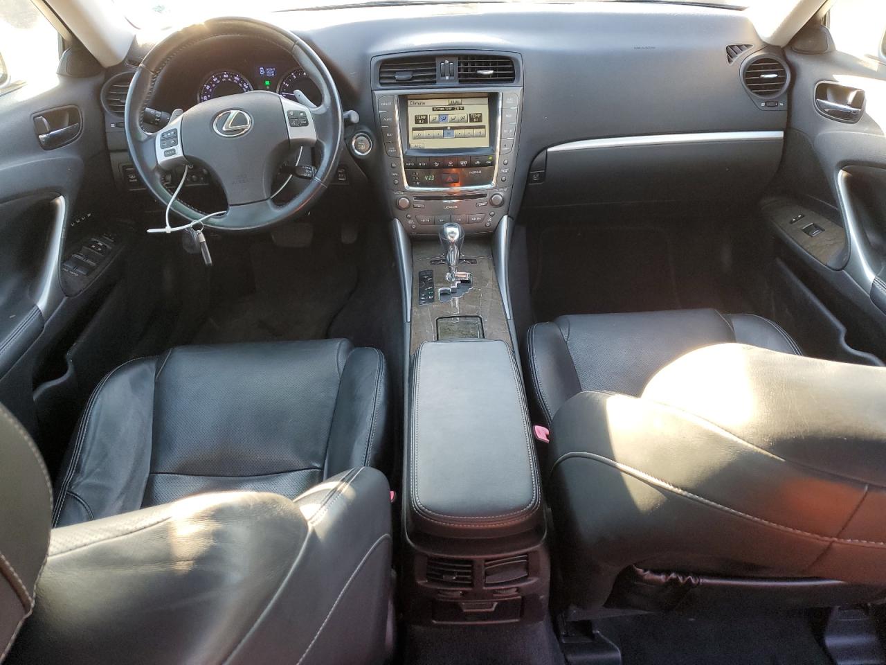 2011 Lexus IS - Image 8