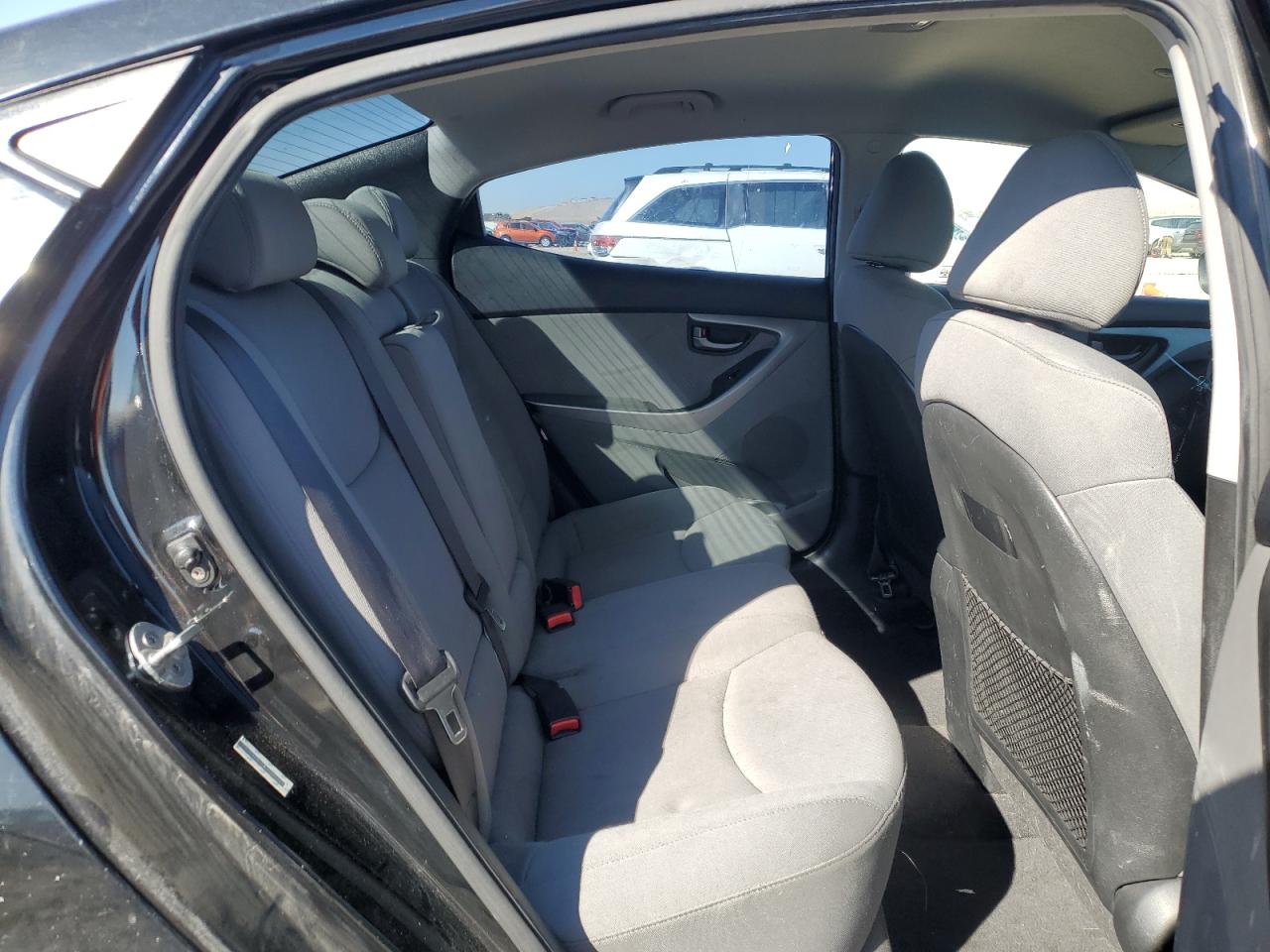 2011 Hyundai Elantra - Image 10