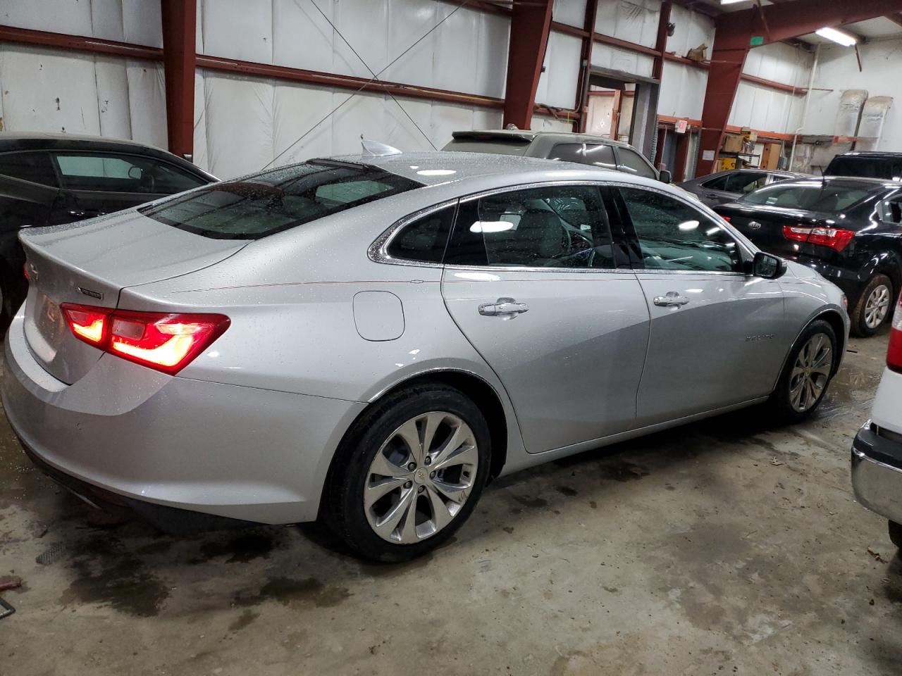 2018 Chevrolet Malibu - Image 3