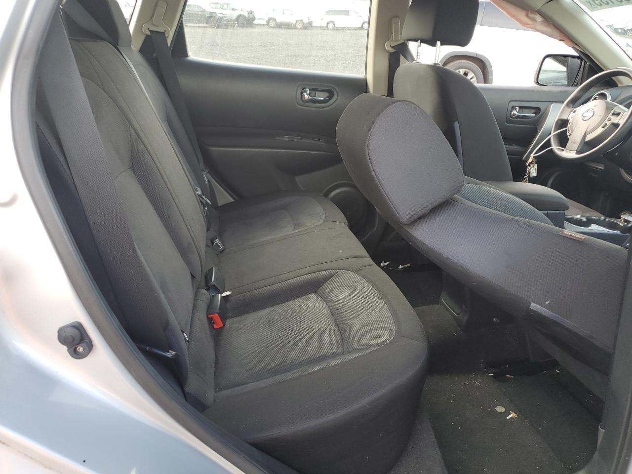 2015 Nissan Rogue - Image 12
